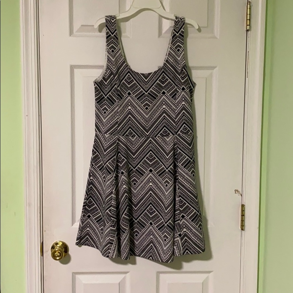 H&M Black and White Dress - Picture 1 of 2